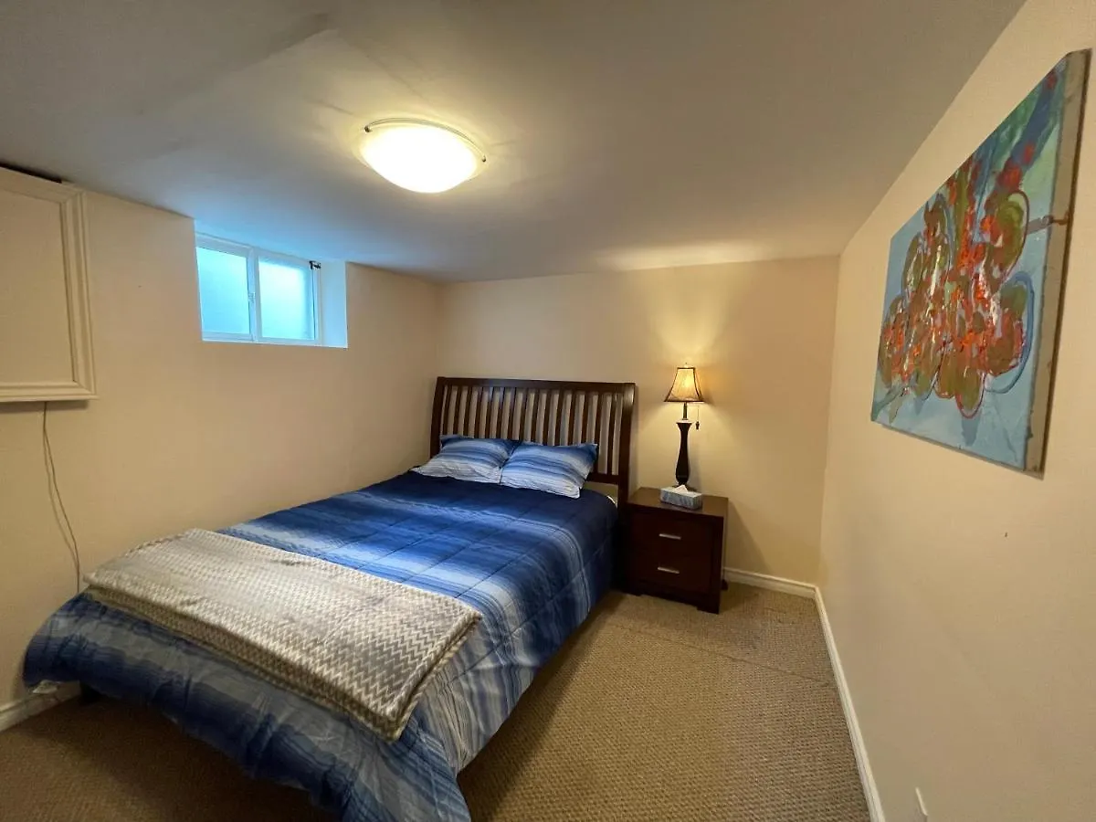 ホームステイ トロントThe Westviewアパートメント